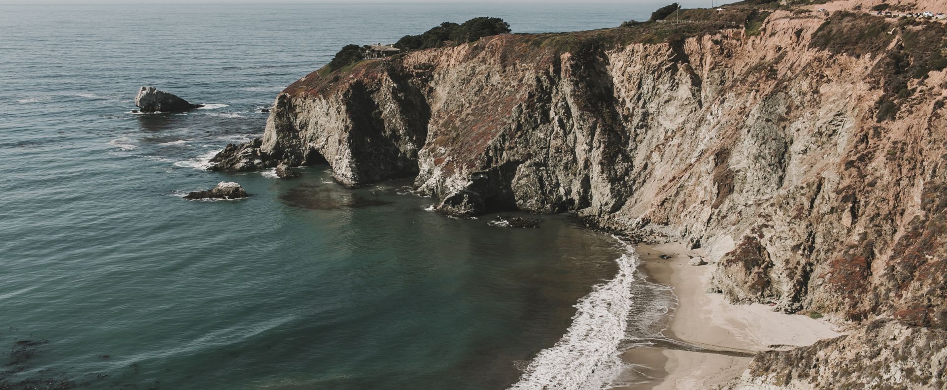 Hvad skal du have på til en blæsende dag ved kysten?
