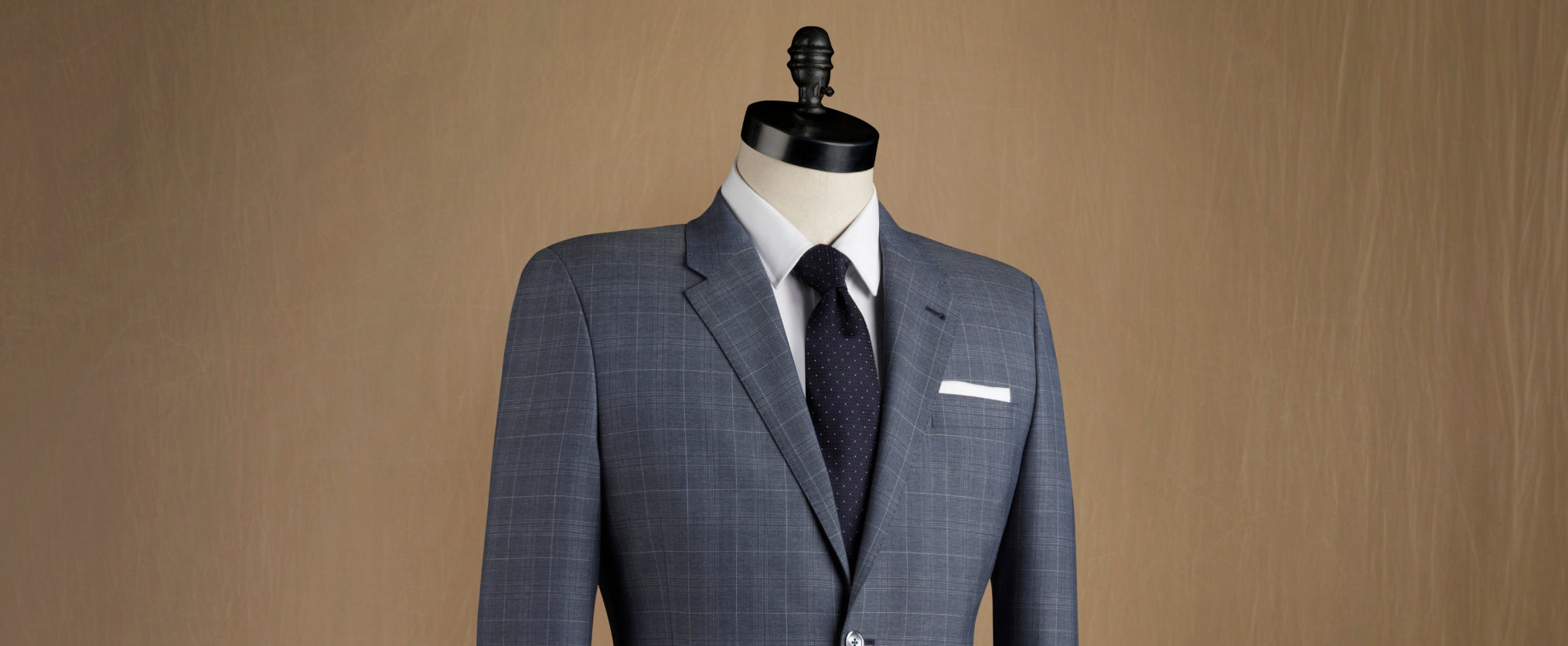 De største fejl mænd laver med jakkesæt – og hvordan du undgår dem