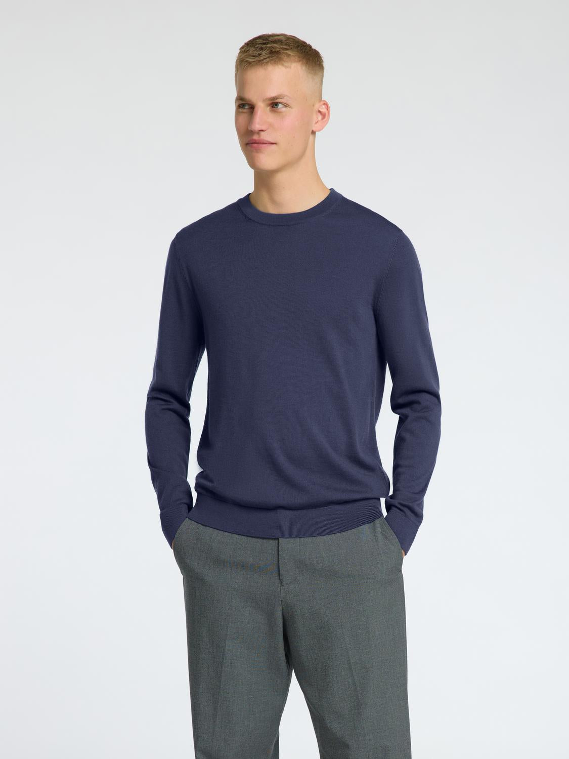 Slhtray Ls Knit Merino Crew Neck Noos