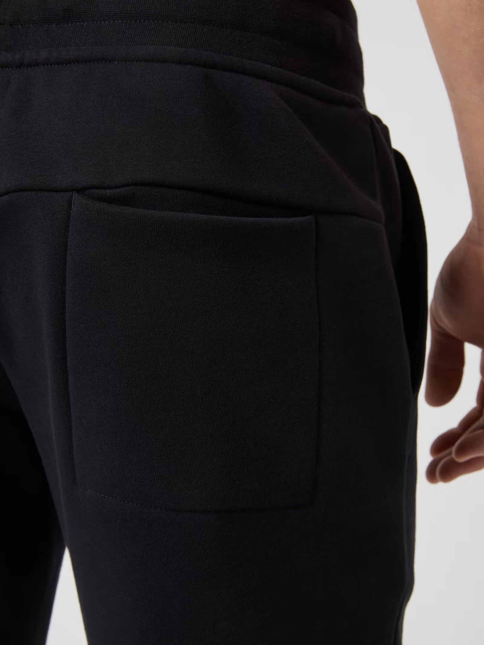 CENTRE TAPERED SWEATPANTS