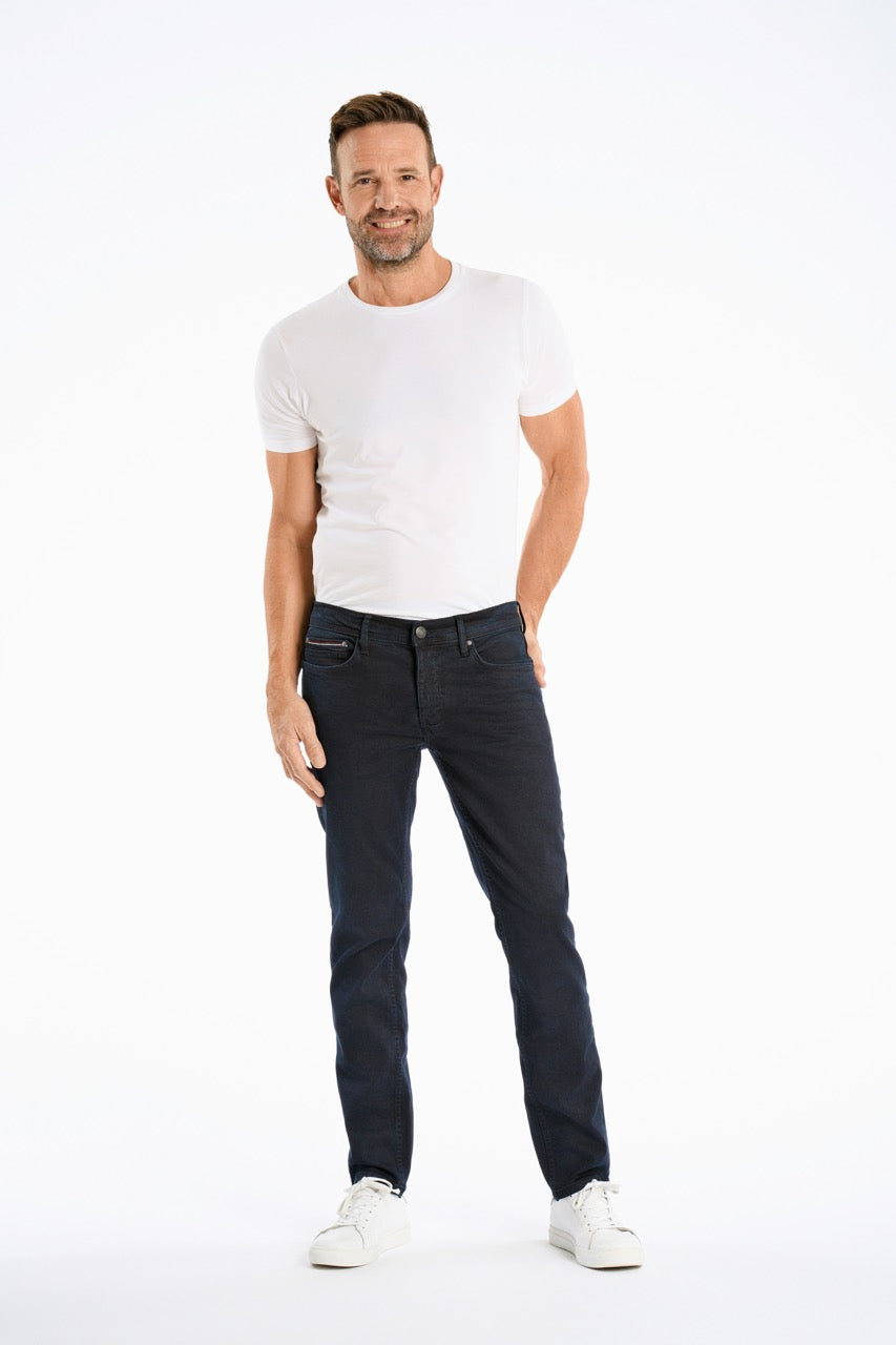 Tapered Fit Superflex Jeans