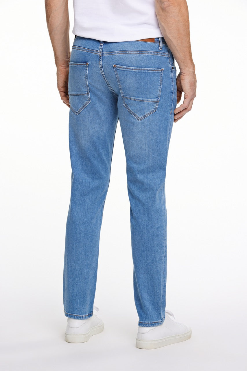 Tapered Fit Superflex Jeans