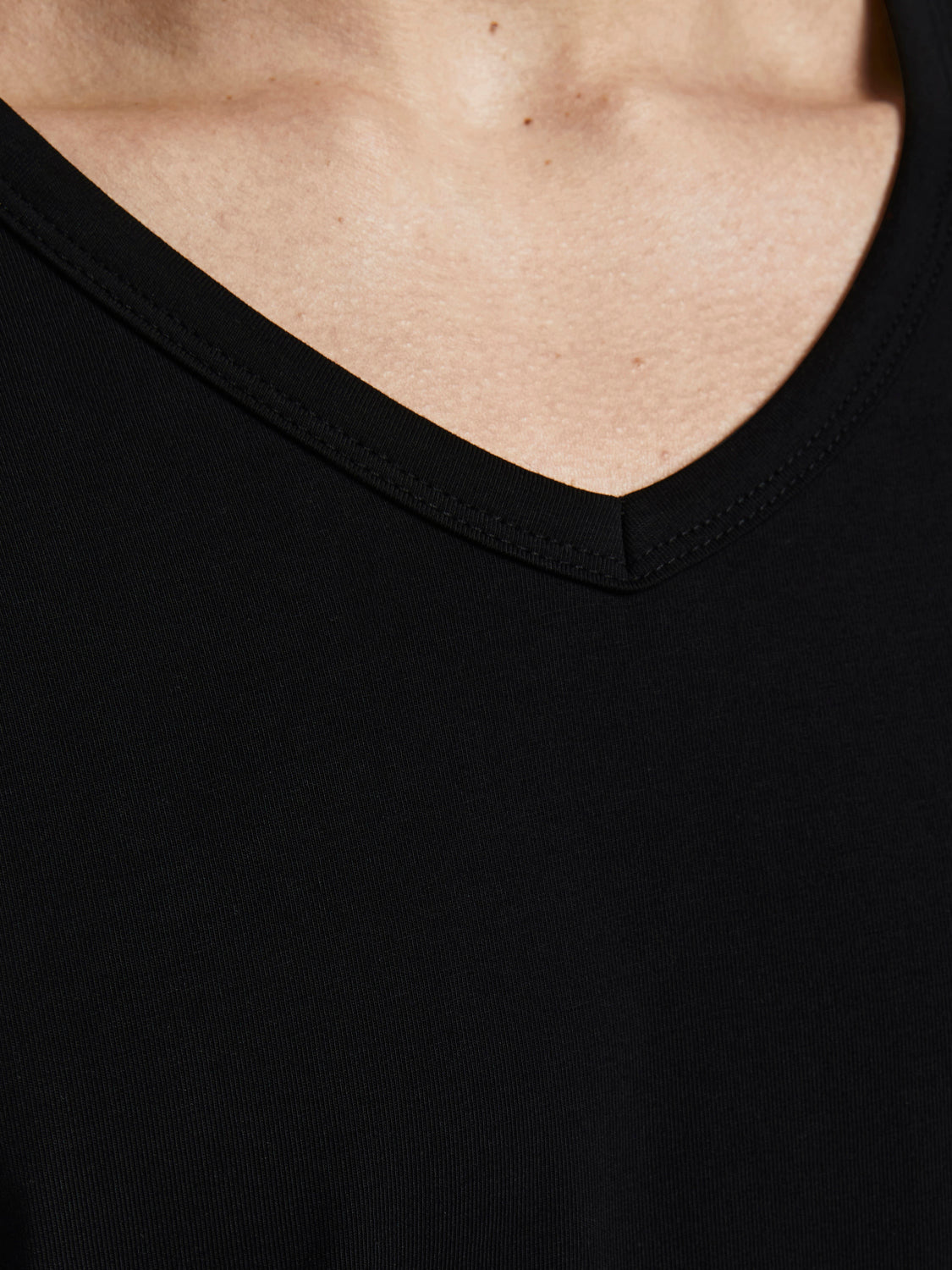 T-shirts - Jjebasic V-Neck Tee S/S Noos - - Hr Ravn