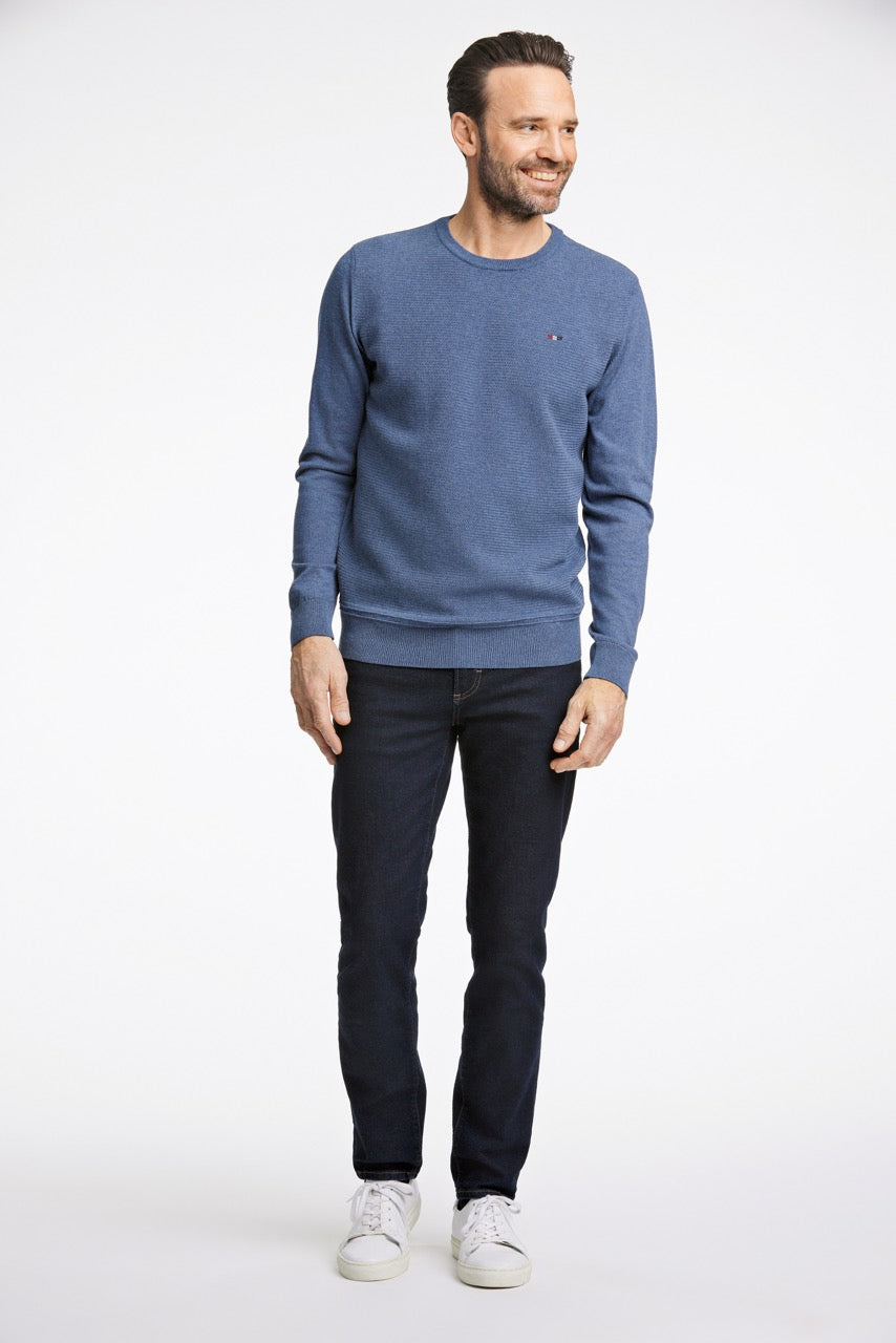 Structured o-neck knit