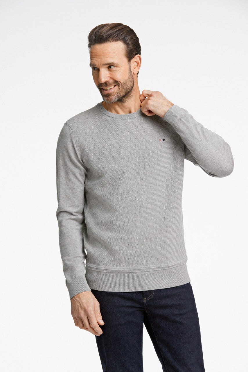 Structured o-neck knit