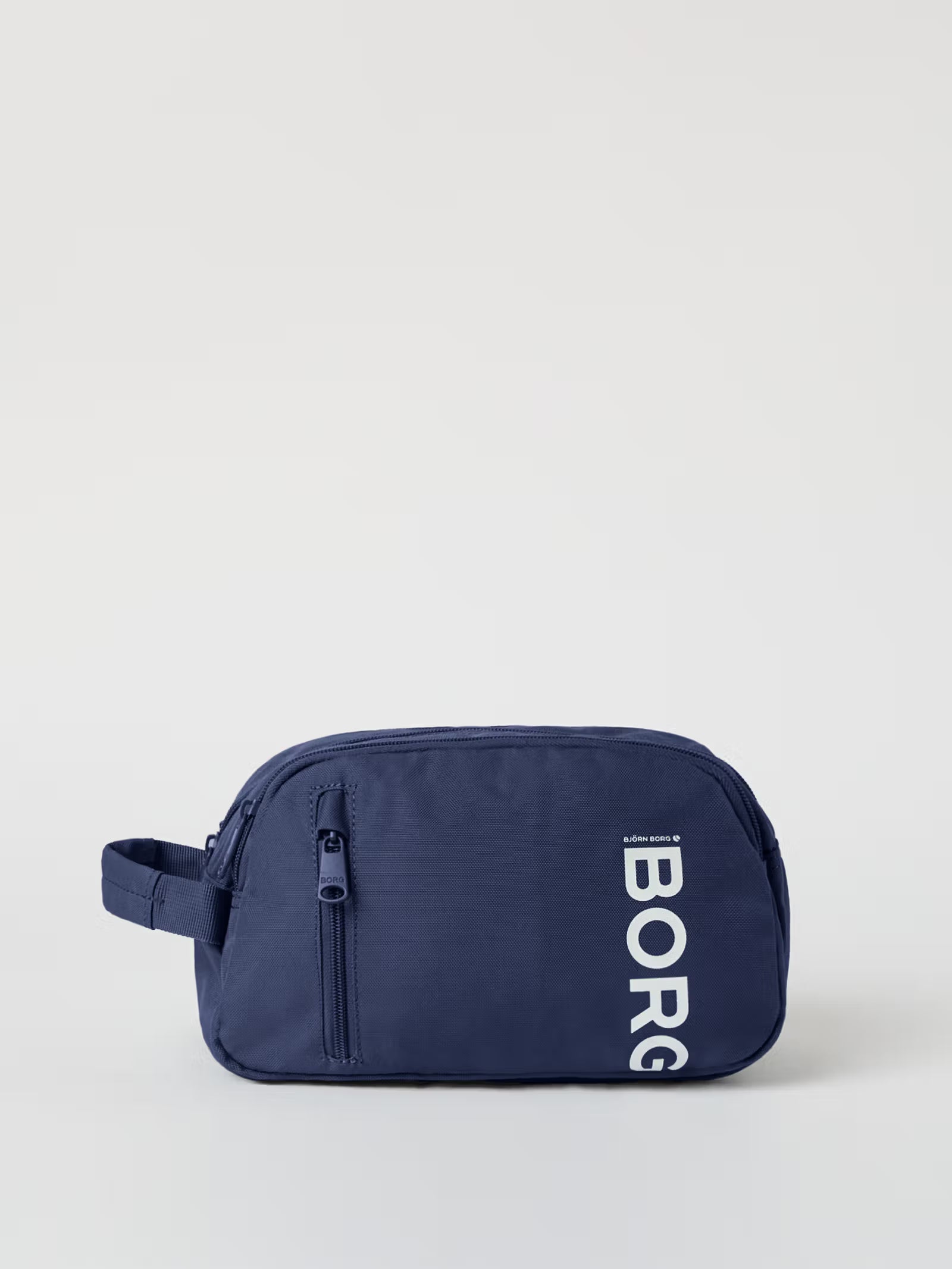 CORE WASH BAG STANDING