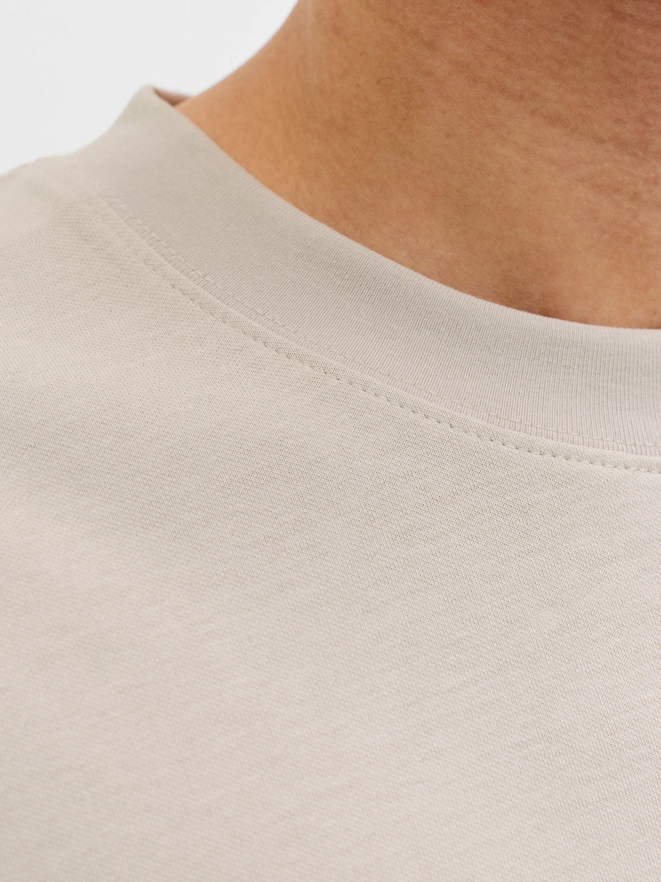 T-SHIRTS - JJEBARRON TEE SS O-NECK NOOS - - Hr Ravn