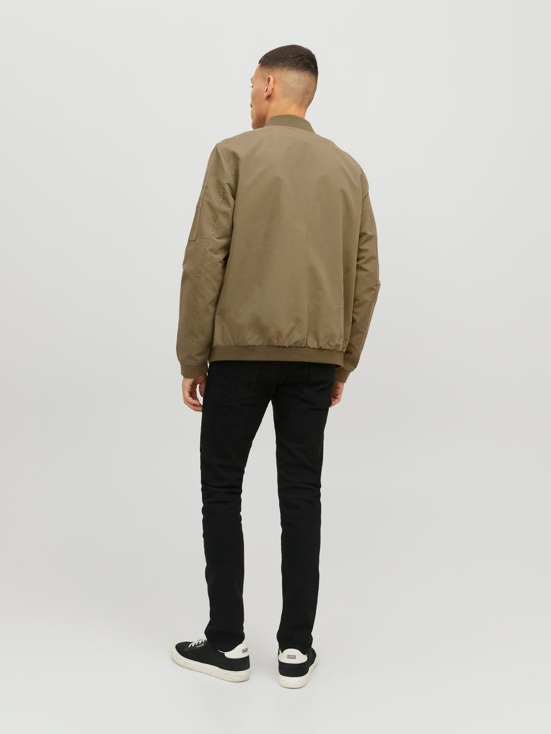 Jjerush Bomber Noos