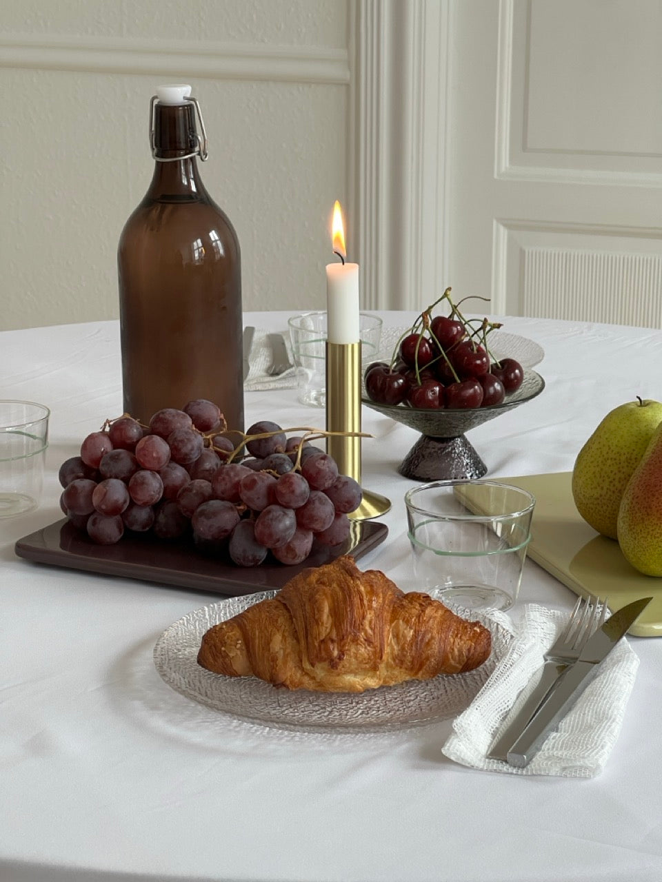 Sleek Lysestage Messingfarve