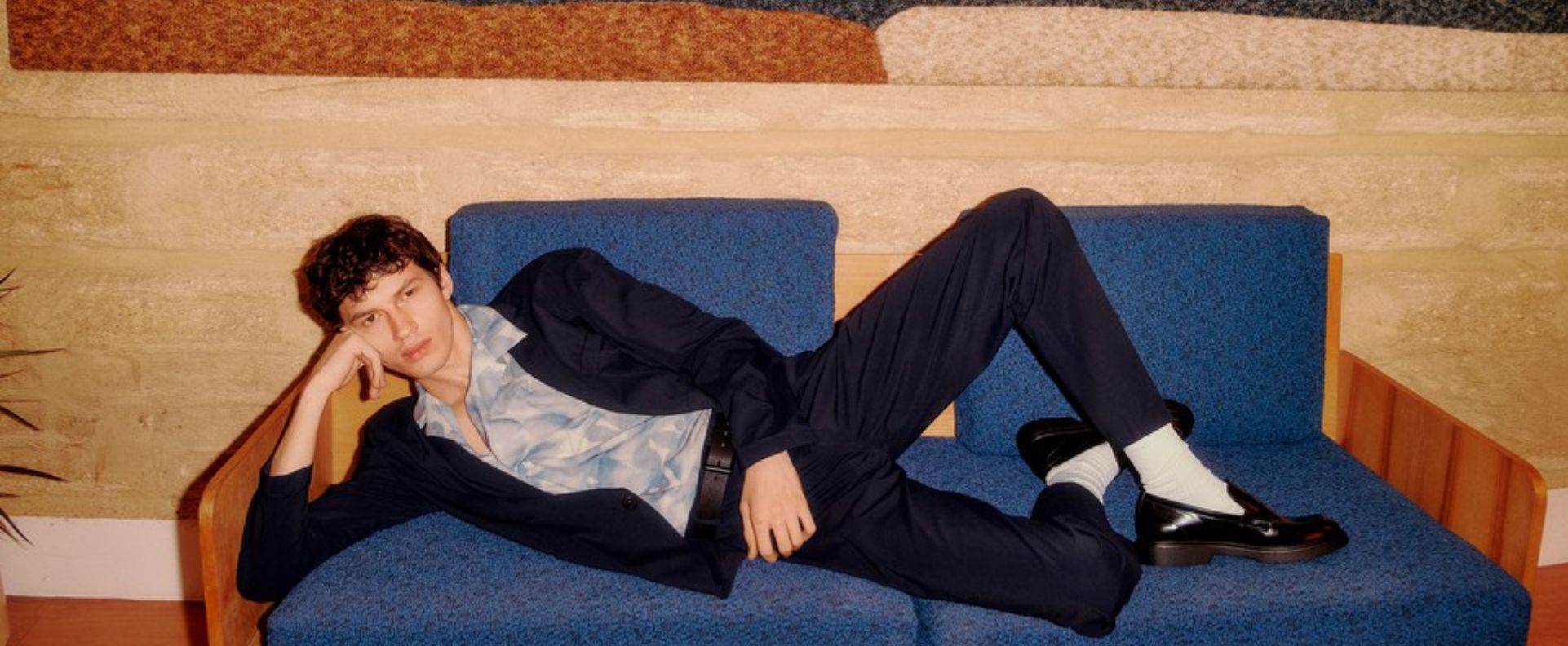 Hvad er forskellen på chinos og habitbukser?