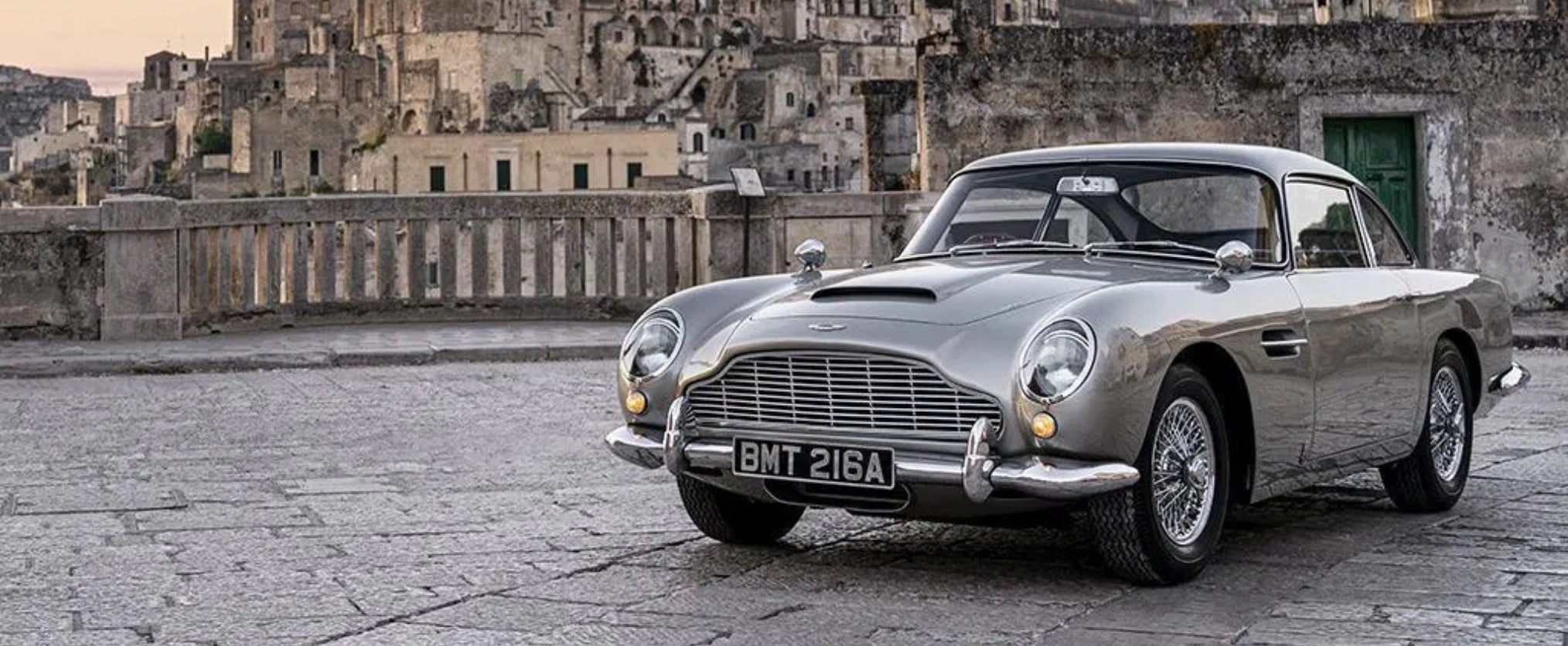 Ikoniske Biler: Aston Martin DB5 – James Bonds Ultimative Bil