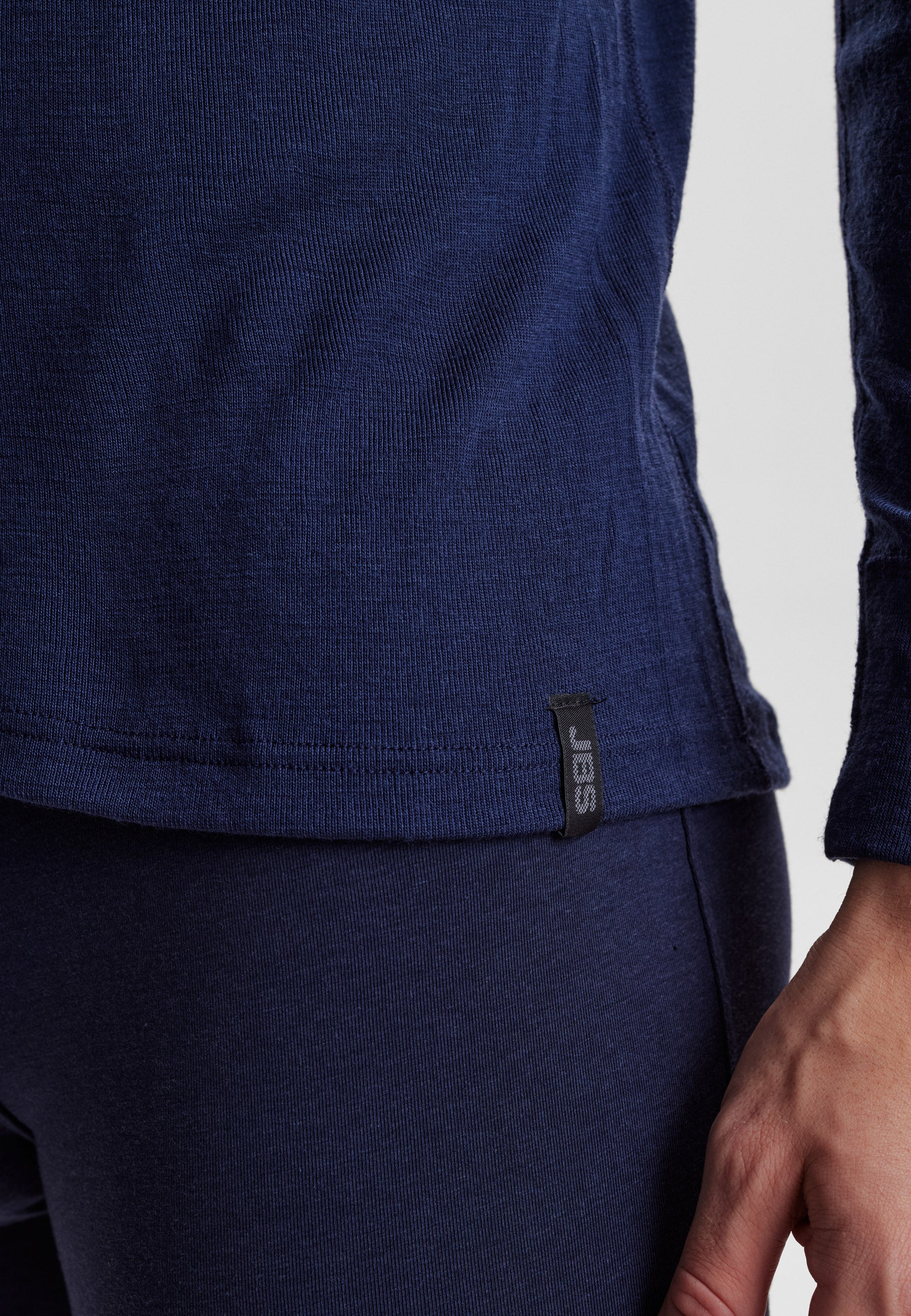 JBS t-shirt long sleeve wool.