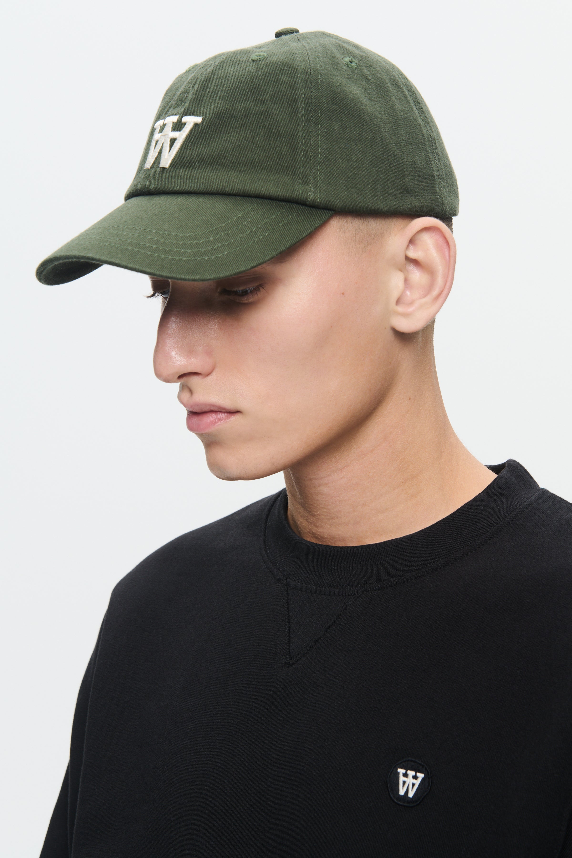 WWEli Cap