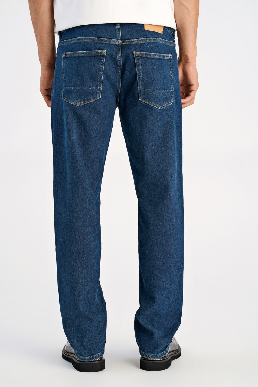 Mid wash loose fit jeans