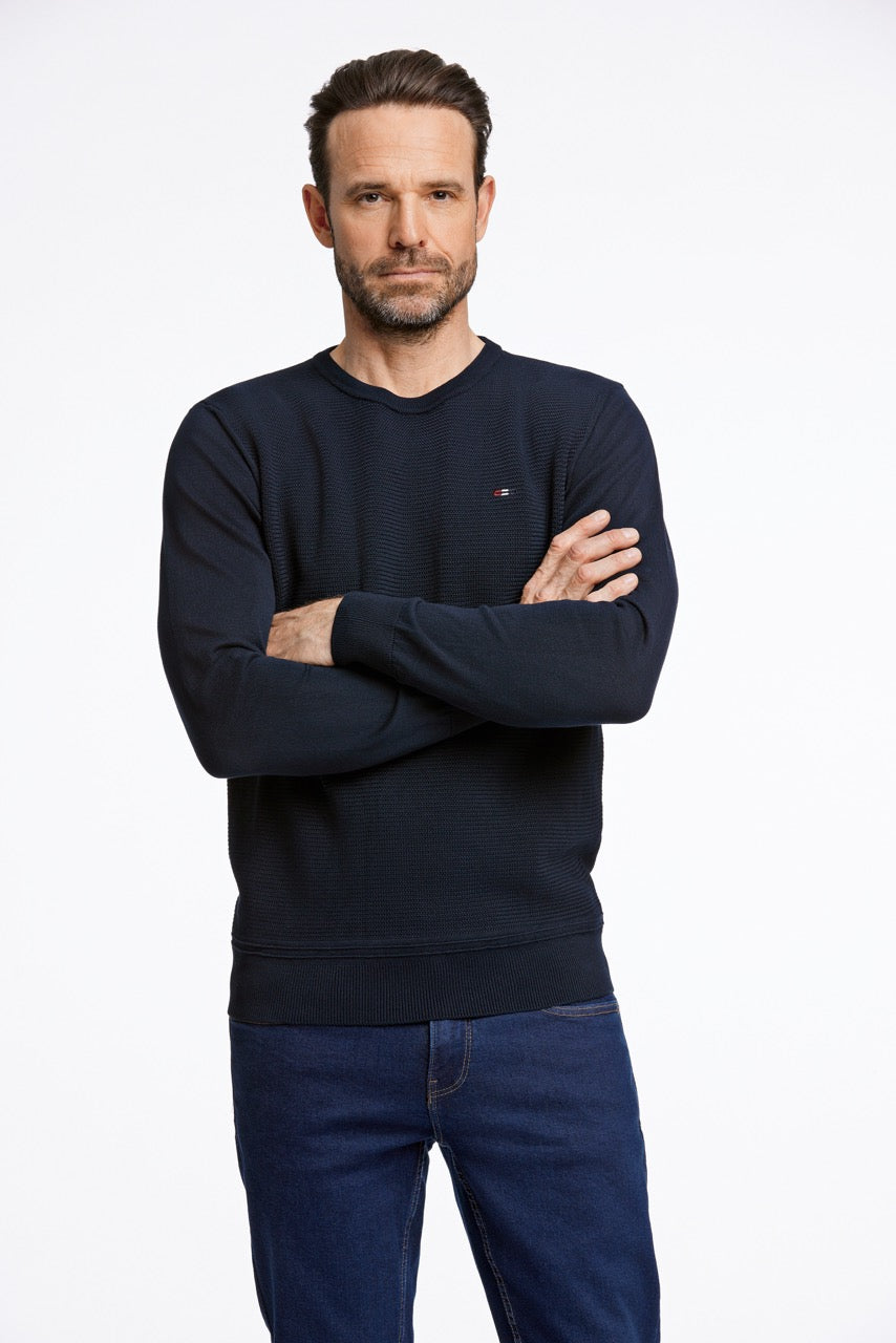 Structured o-neck knit