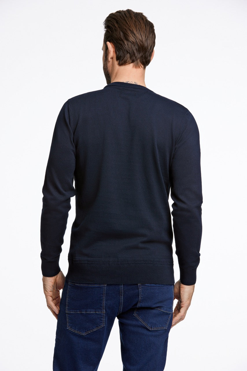 Structured o-neck knit