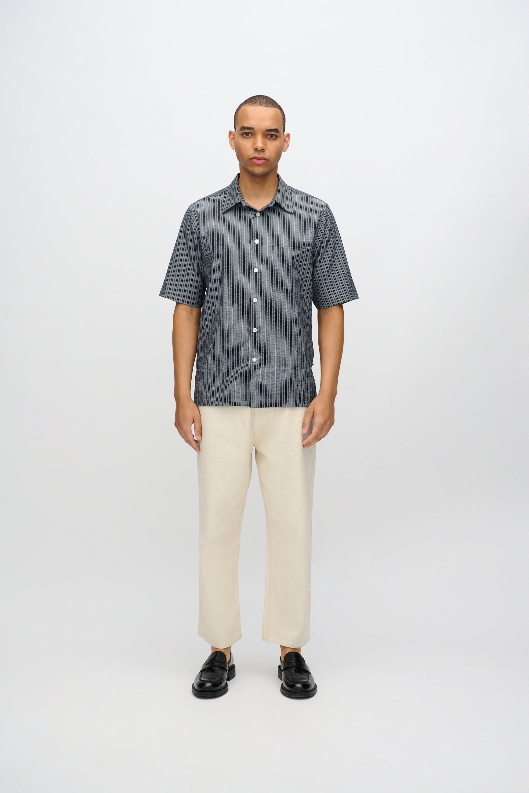 minimum male Nash kortæmet skjorte i striber 4242 Short Sleeved Shirt 999 Black