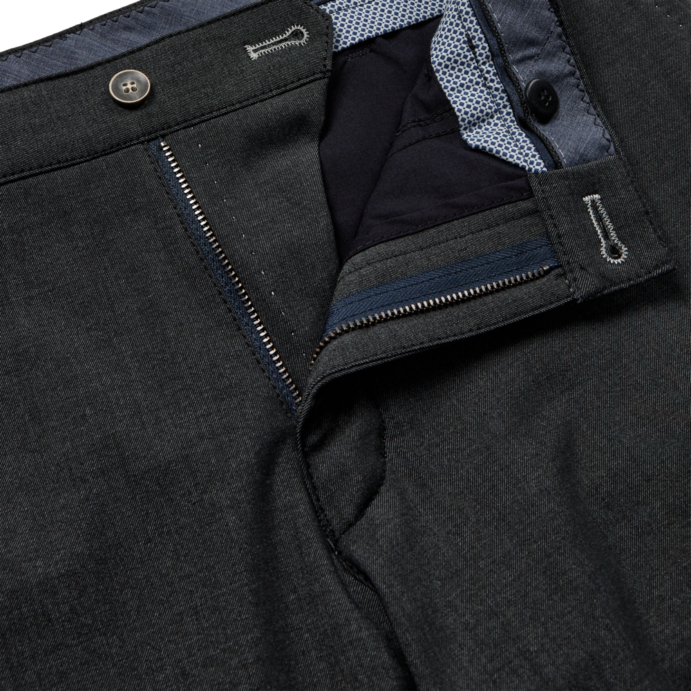 Extreme Flexibility Chino Modern Fit