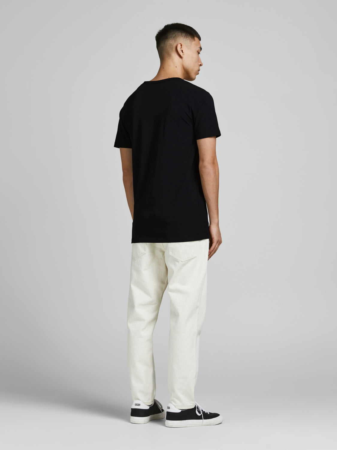T-shirts - Jjebasic V-Neck Tee S/S Noos -  - Hr Ravn