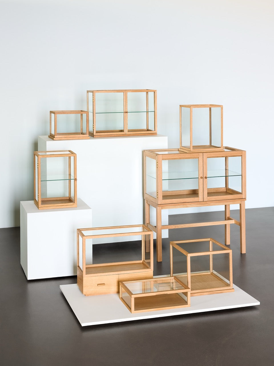 Poetic Udstillingsmontre Floor Natur