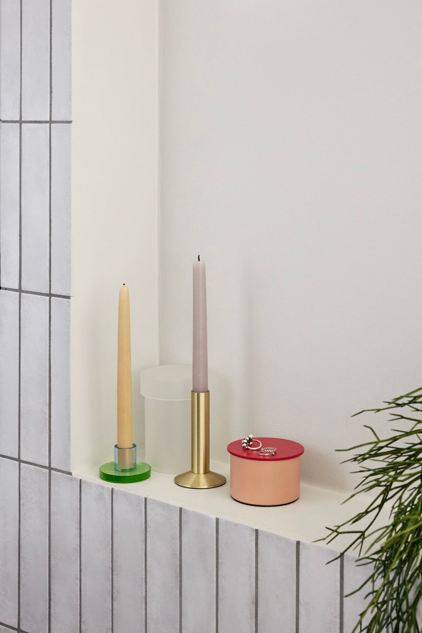 Sleek Lysestage Messingfarve