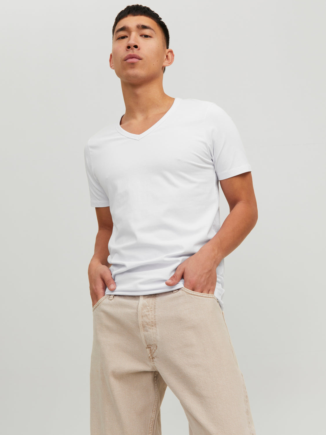 T-shirts - Jjebasic V-Neck Tee S/S Noos -  - Hr Ravn